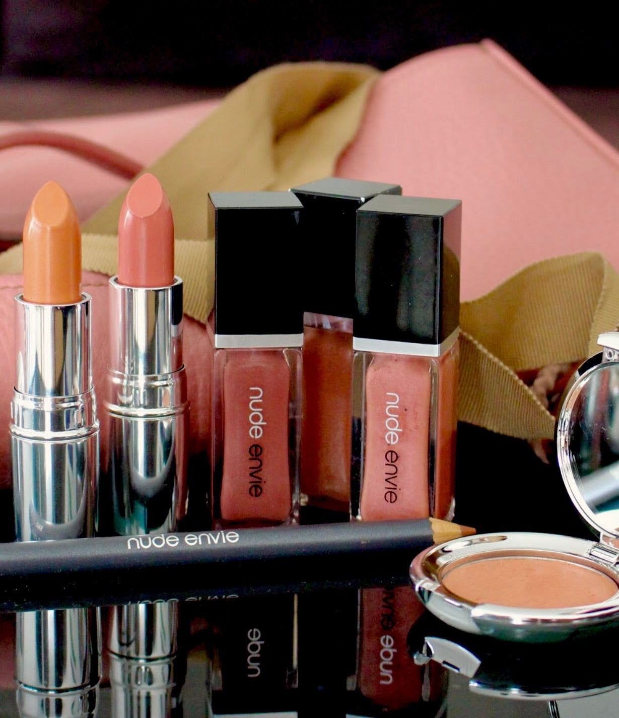 10 Best Hostess Gift Makeup Sets She'll Adore