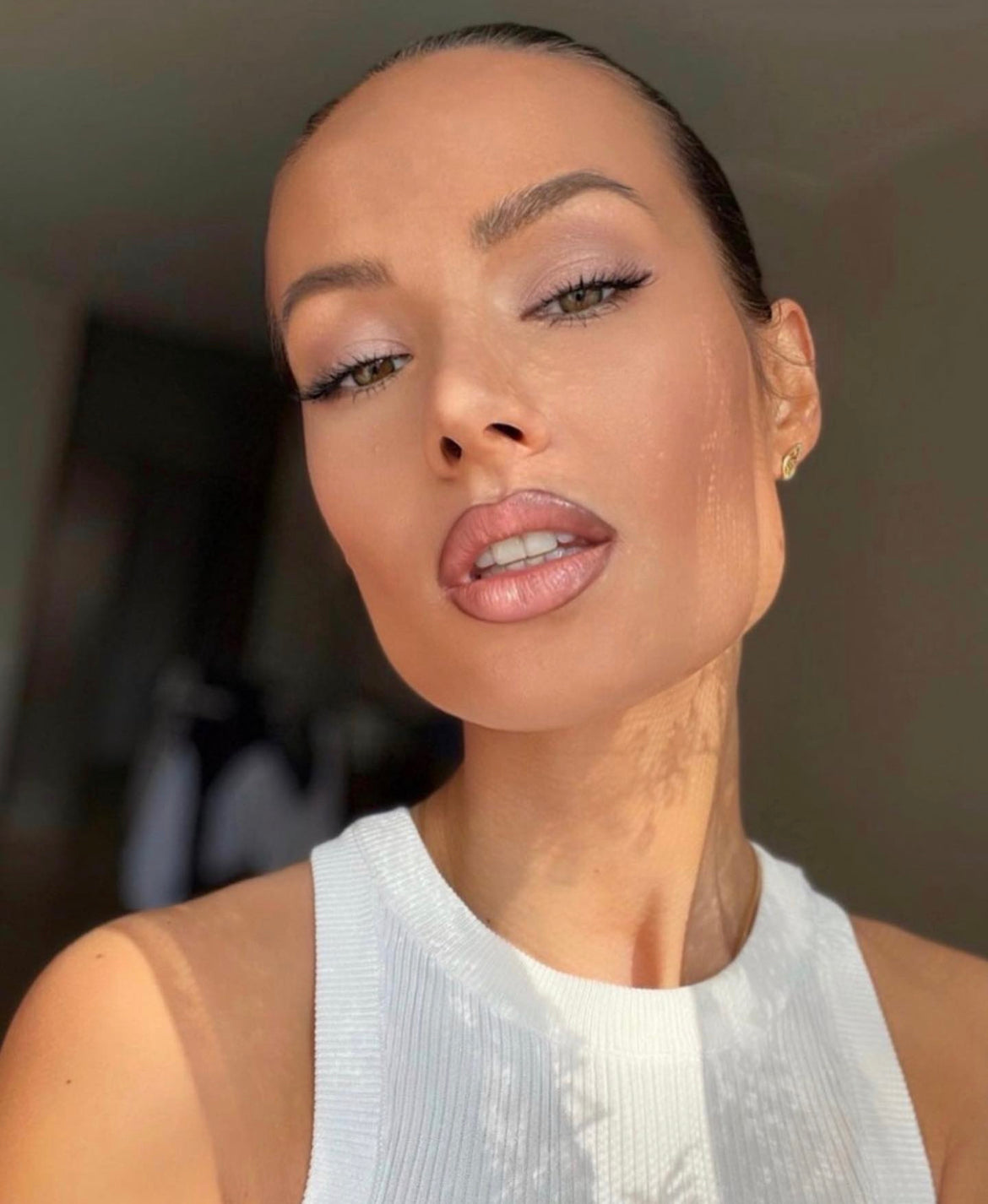 Ombré Lips with Nude Envie