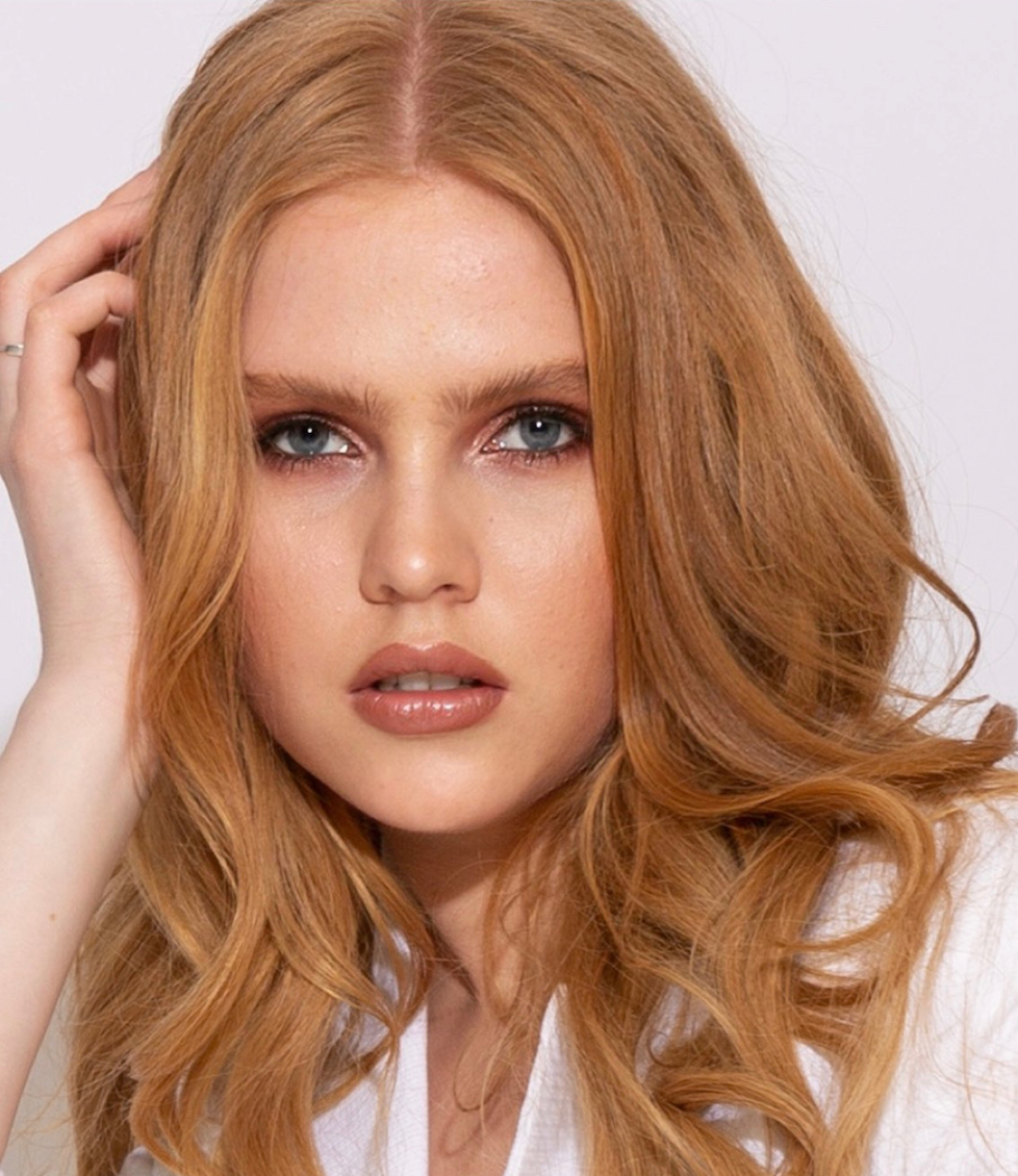 Fall into Beauty: Tonal Makeup with Nude Envie