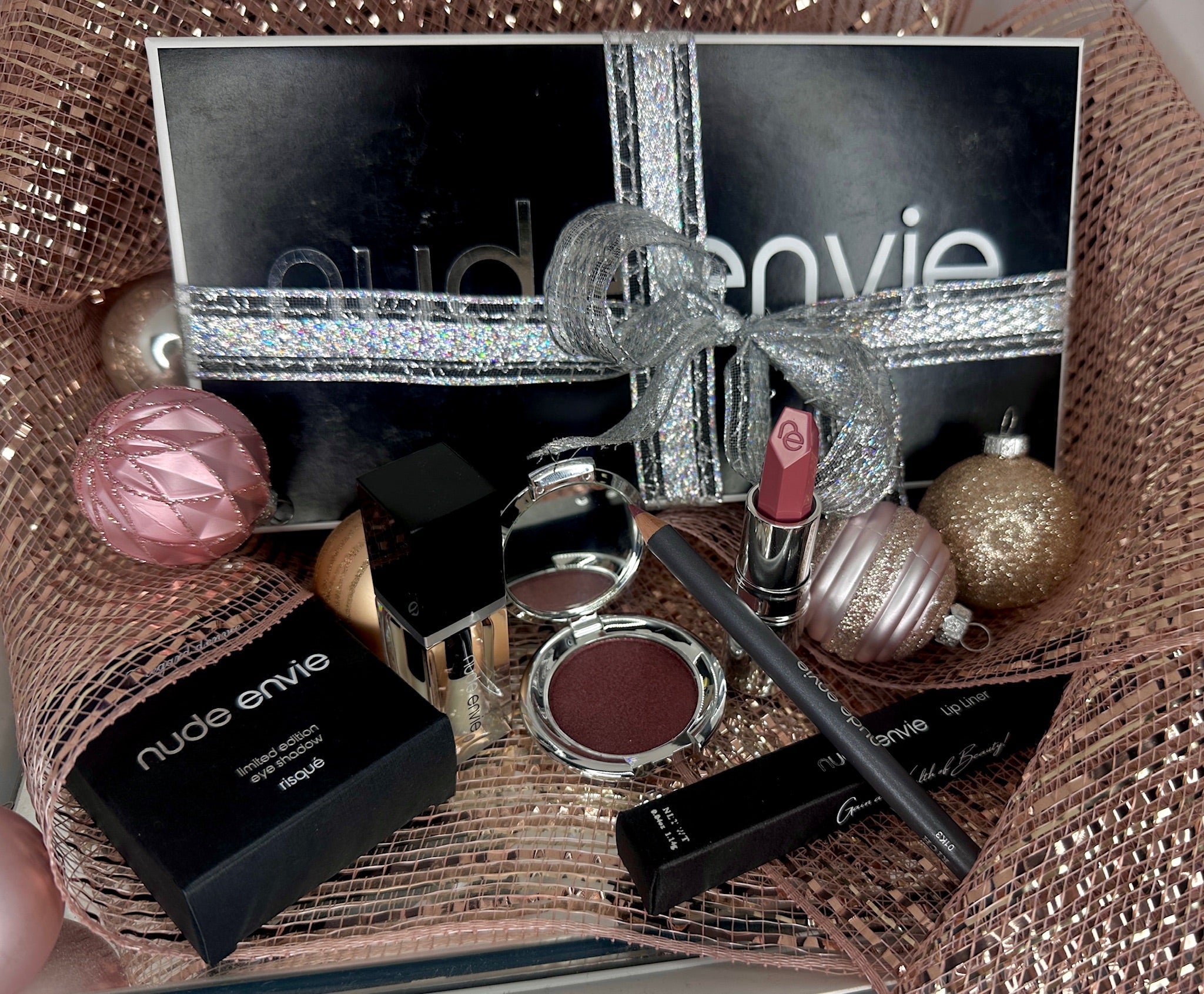 9 Best Holiday Makeup Gift Sets for Every Style