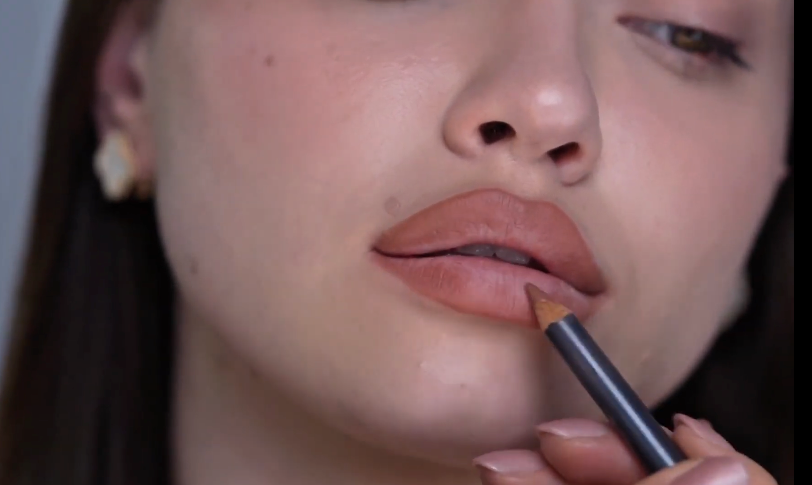 How to Apply Lip Liner: 3 Steps to a Perfect Pout