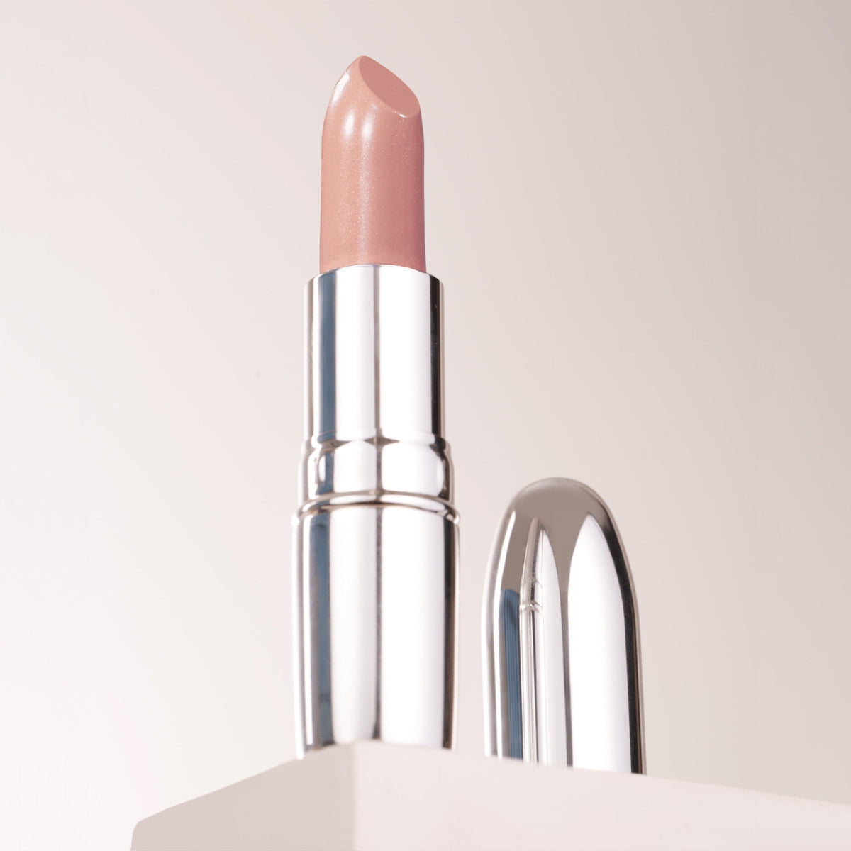 Iconic Nude Duo